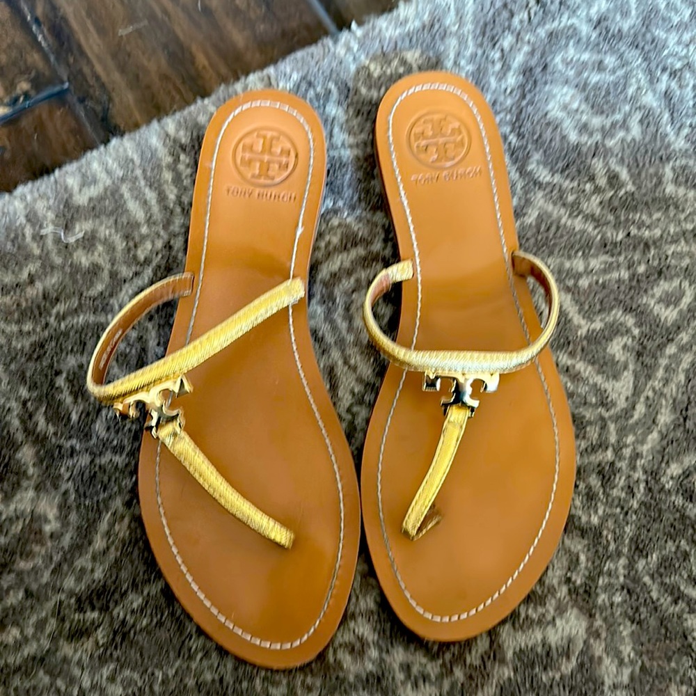 Tory Burch t logo flat sandal 9.5